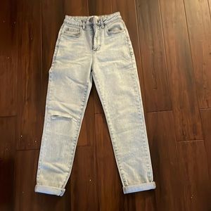 Cotton On Mom Jeans Size 4, fit like a 2, Light wash with a rip in the knee